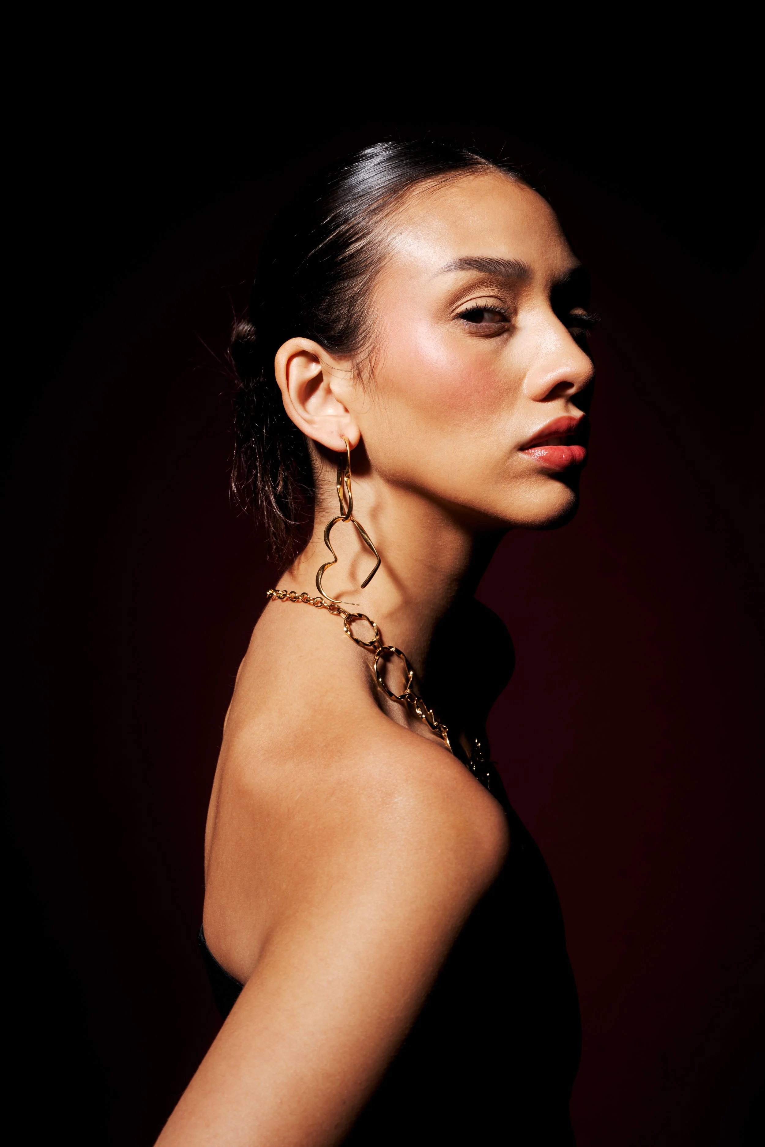 Photographer- @chuk.wu
Designer- @laumgii
Assistant- @martamiiraa
HMUA- @anasofia.mua
Model- @isadorawhyte