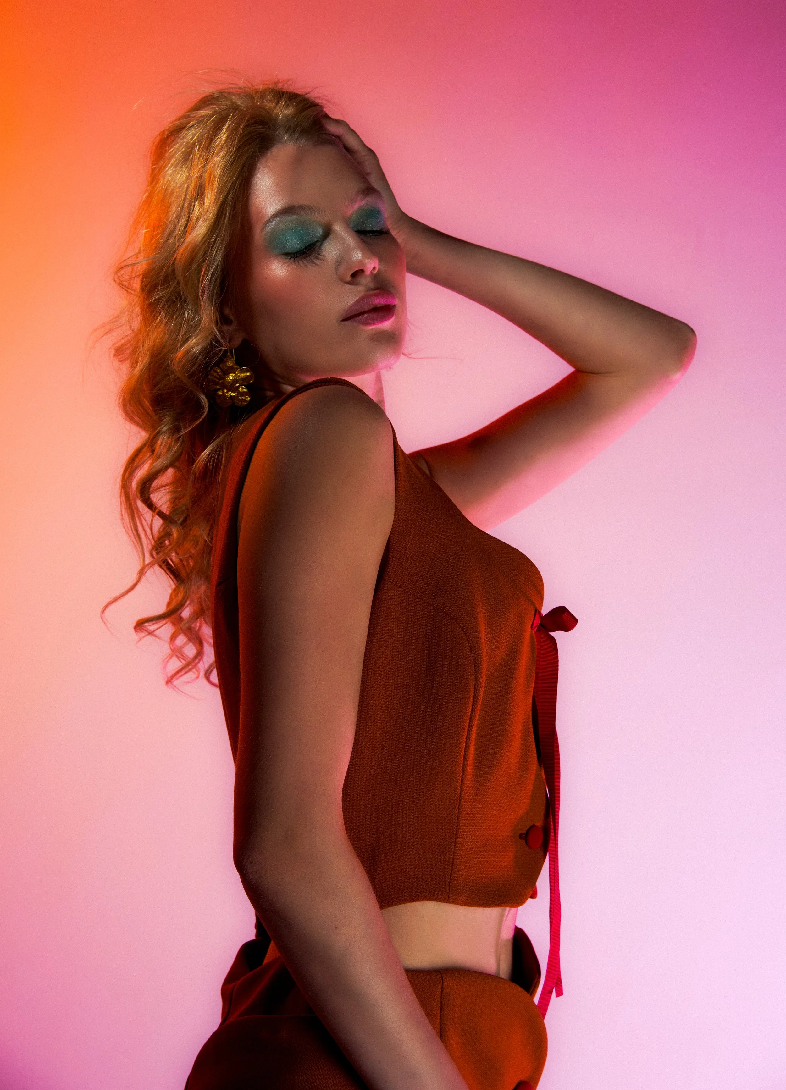 70's
Photographer- @izzynastic_photo
Assistant- @morganevansdixon
Designer- @lenna247
HMUA- @anasofia.mua
Model- @dumitrita___