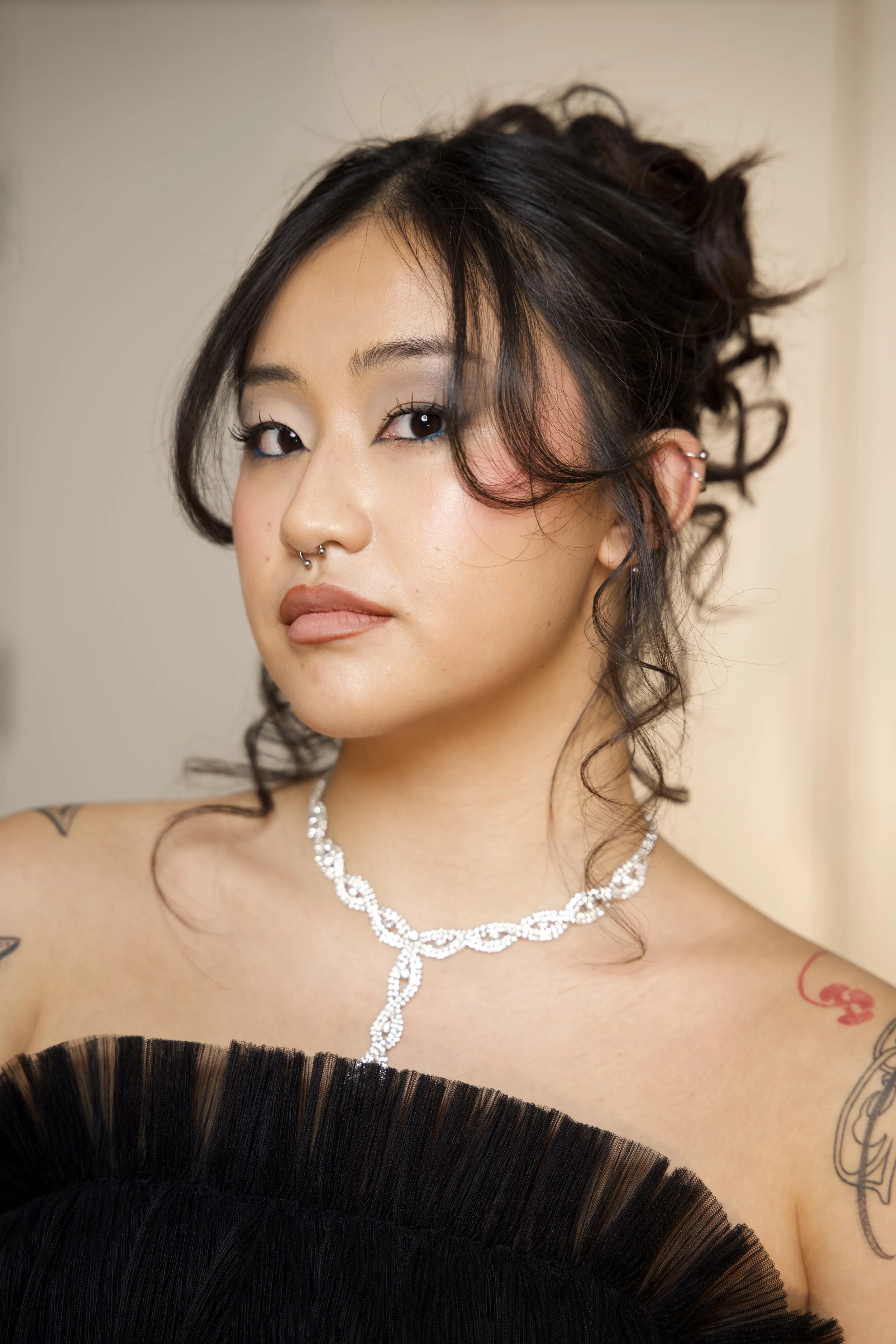 Behind the scenes
Model- @angeltrsong
HMUA- @anasofia.mua