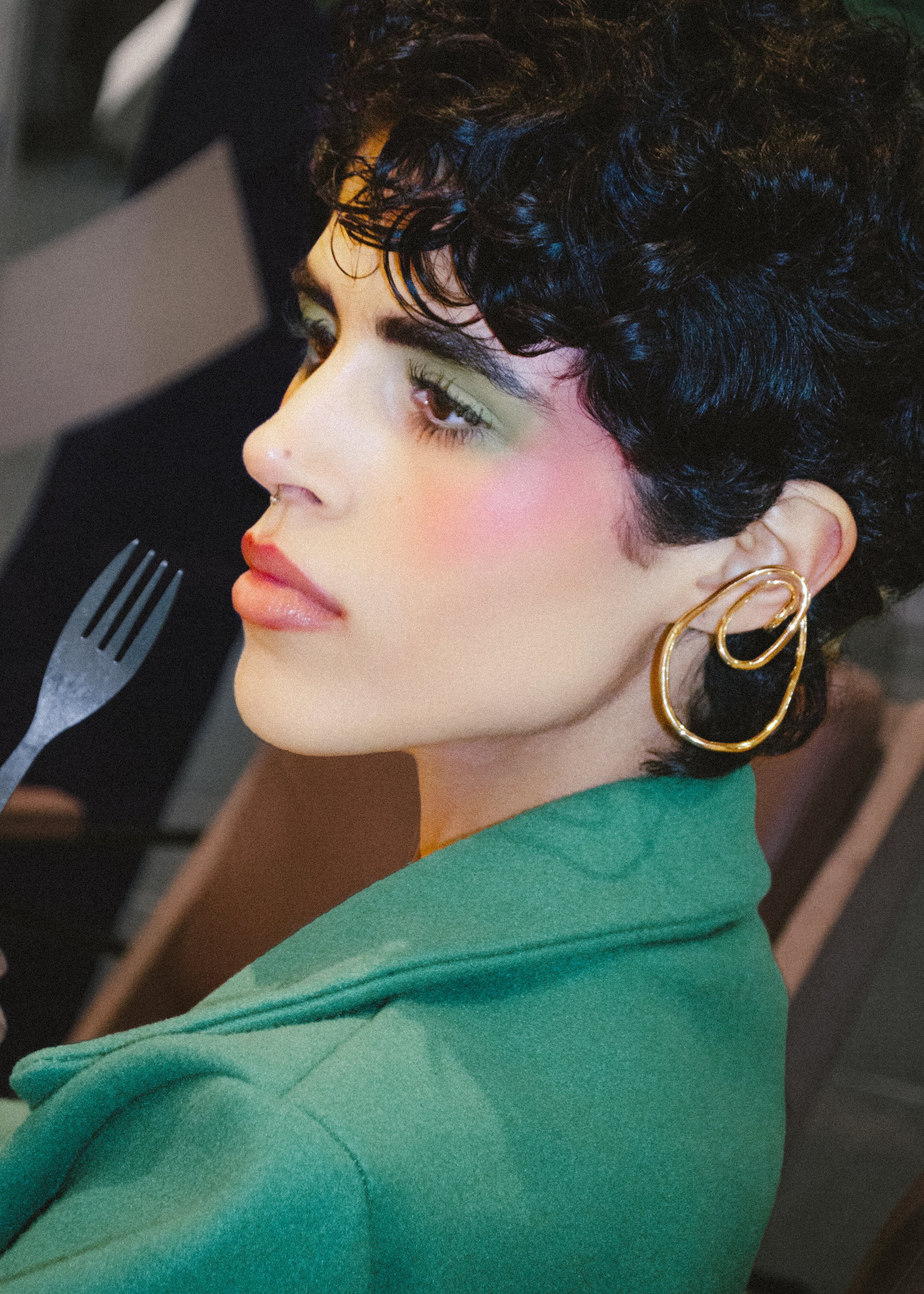 Memorable Metro 
Creative director- @frederike.herkstroter
Photographer- @lilashooting
Stylist- @heeya.shewani
HMUA- @anasofia.mua
Model- @theswollenfridge