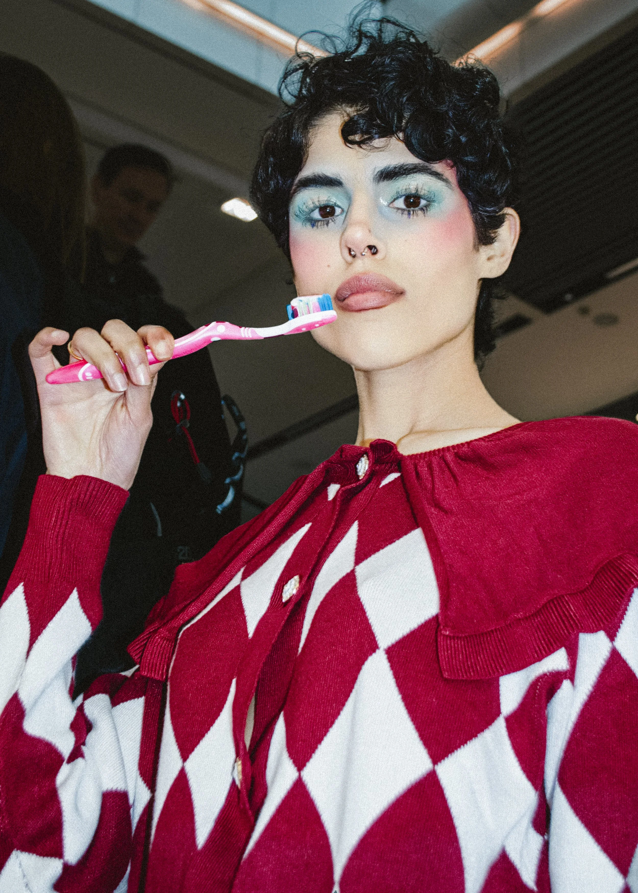 Memorable Metro 
Creative director- @frederike.herkstroter
Photographer- @lilashooting
Stylist- @heeya.shewani
HMUA- @anasofia.mua
Model- @theswollenfridge