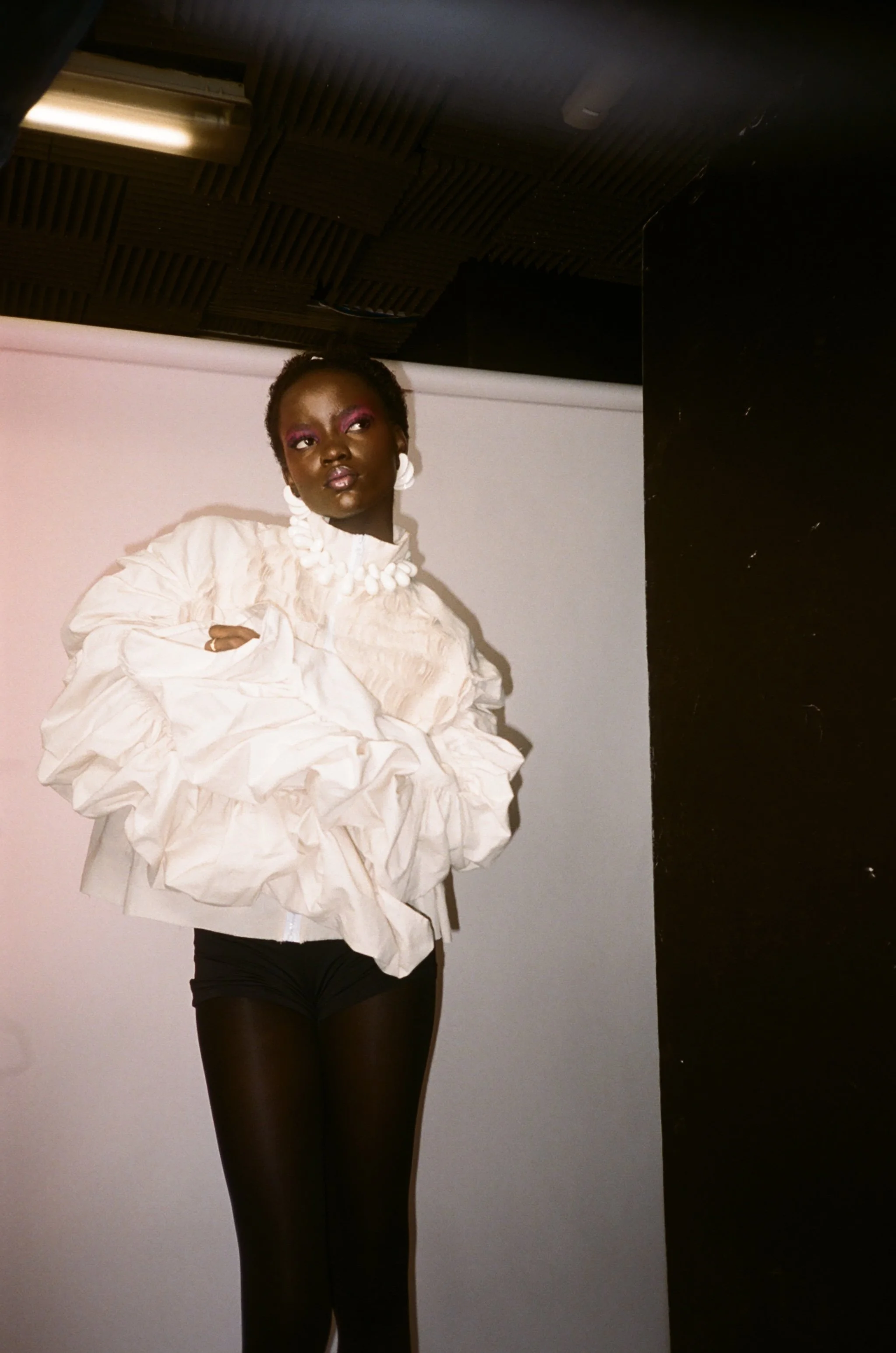 Behind the scenes 
Photo by- @hoodedwebhead
Stylist- @ilona.hzm
Styling assistant- @jadensalman
MUA- @anasofia.mua
Model- @maybellejosef