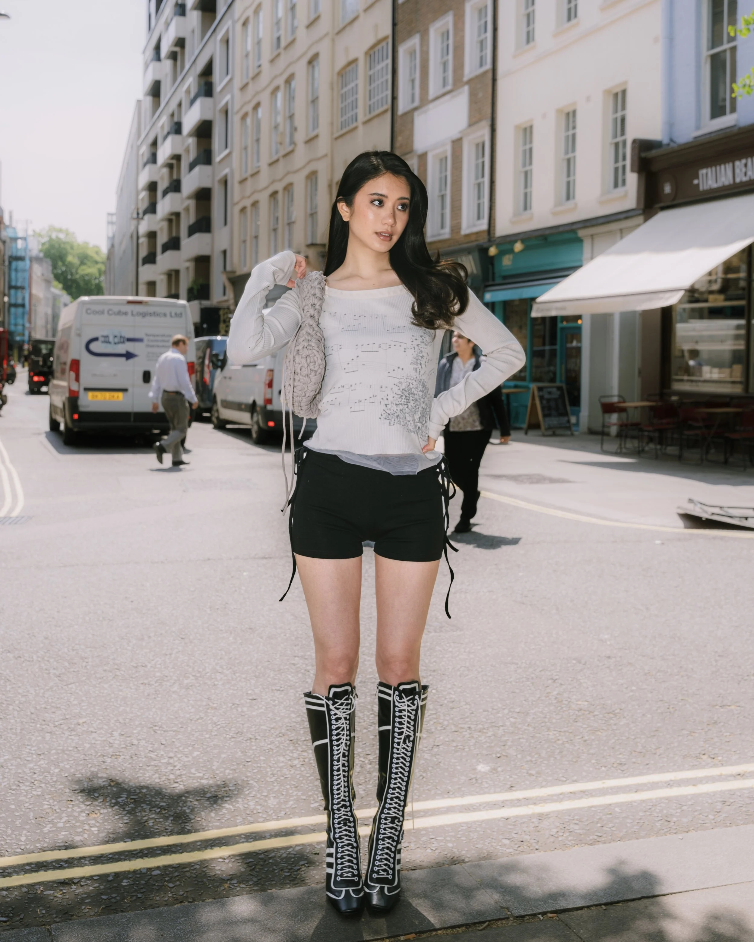 Photographer- @444puui
Assistant- @ccy_marcus
Stylist- @pro.lov.ama
HMUA- @anasofia.mua
Model- @kristykoala__