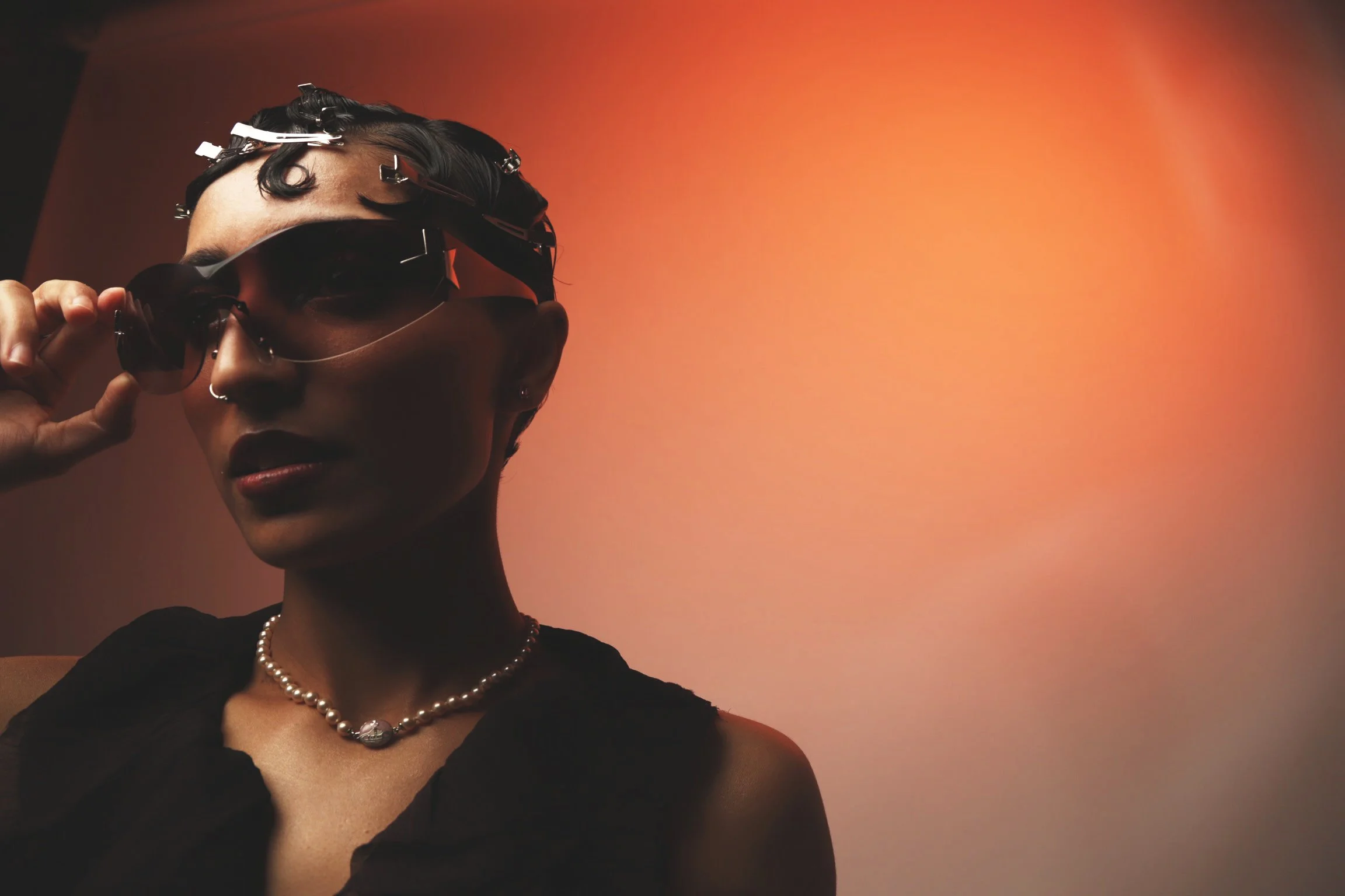 00's
Creative director and stylist- @hanaakeetun
Director- @marriuspichay
Photographer- @chylledignadice
Assistant- @dianablanariu
Model- @bishhwee
Hair stylist- @anasofia.mua
Makeup artist- @millie_makeup4