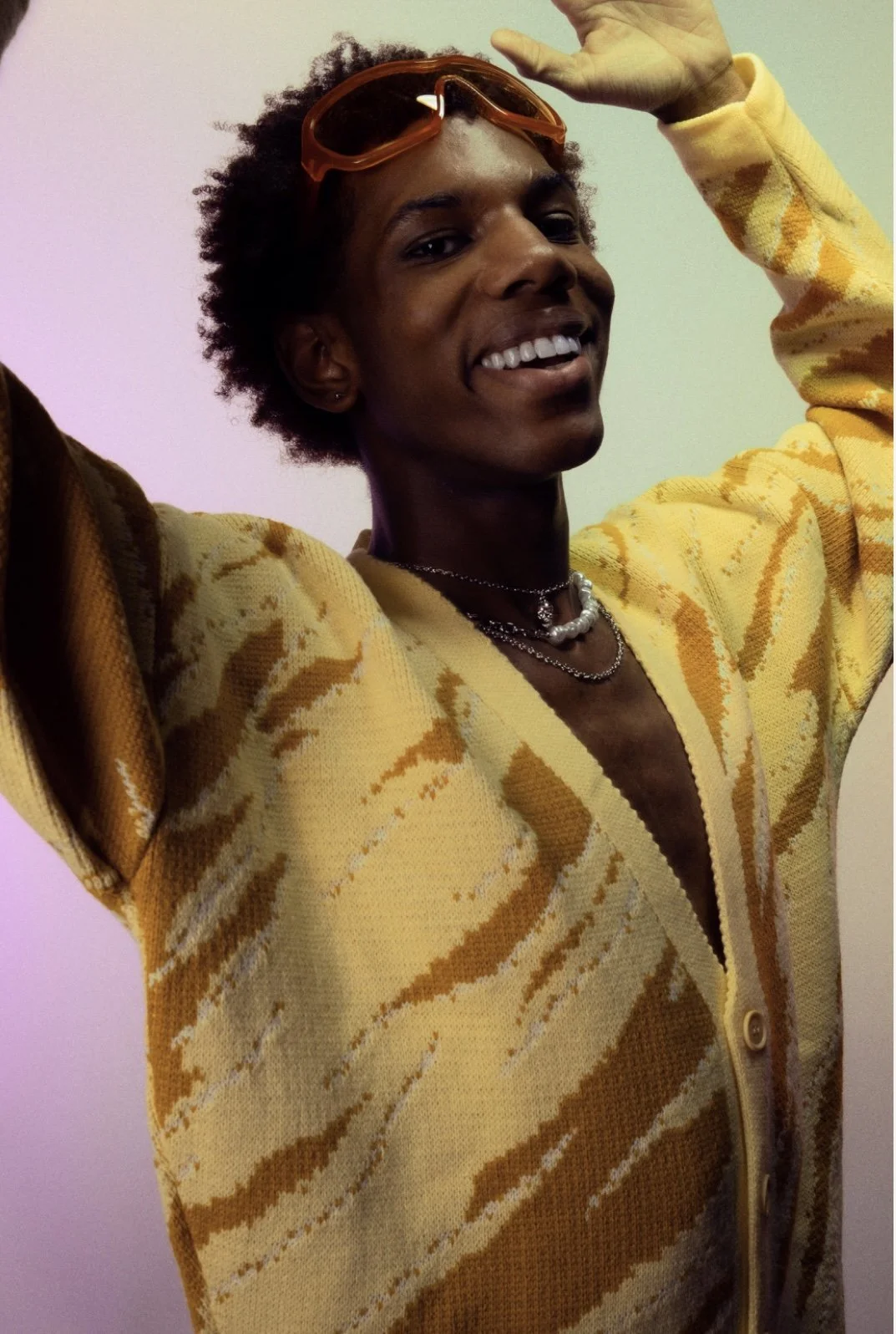 Photographer- @nelsoduor
Stylist- @ilona.hzm
Styling assistant- @jadensalman
MUA- @anasofia.mua
Model- @tyzeerr