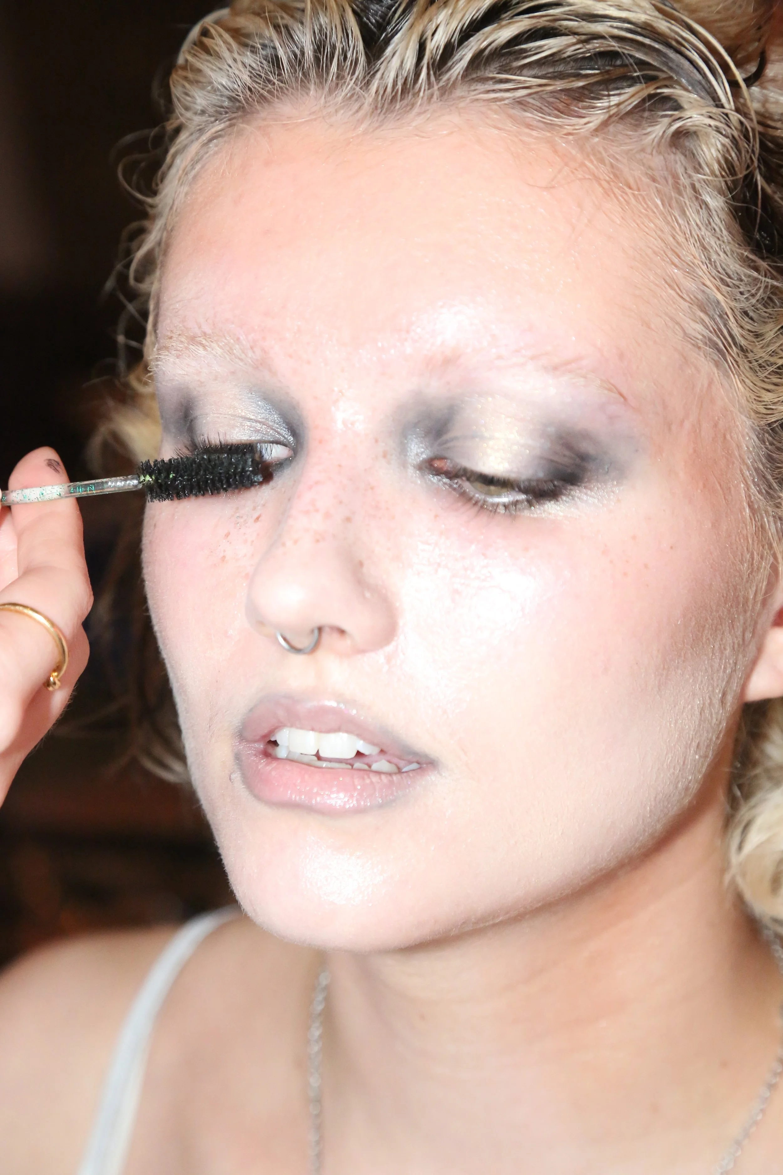 Midnight Runway (BTS)
Photographer- @simran_k_01
MUA- @anasofia.mua
Hair stylist- @emerald__yun
Model- @lexxjh