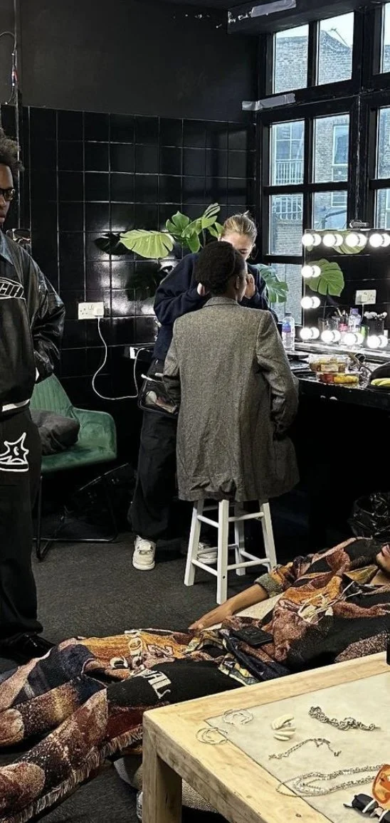 Behind the scenes 
Photo by- @hoodedwebhead
Stylist- @ilona.hzm
Styling assistant- @jadensalman
MUA- @anasofia.mua
Model- @maybellejosef