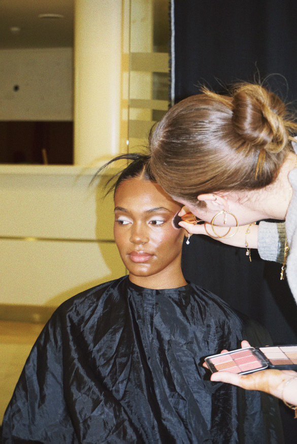 Behind the scenes 
Model- @chennai.km
HMUA- @anasofia.mua