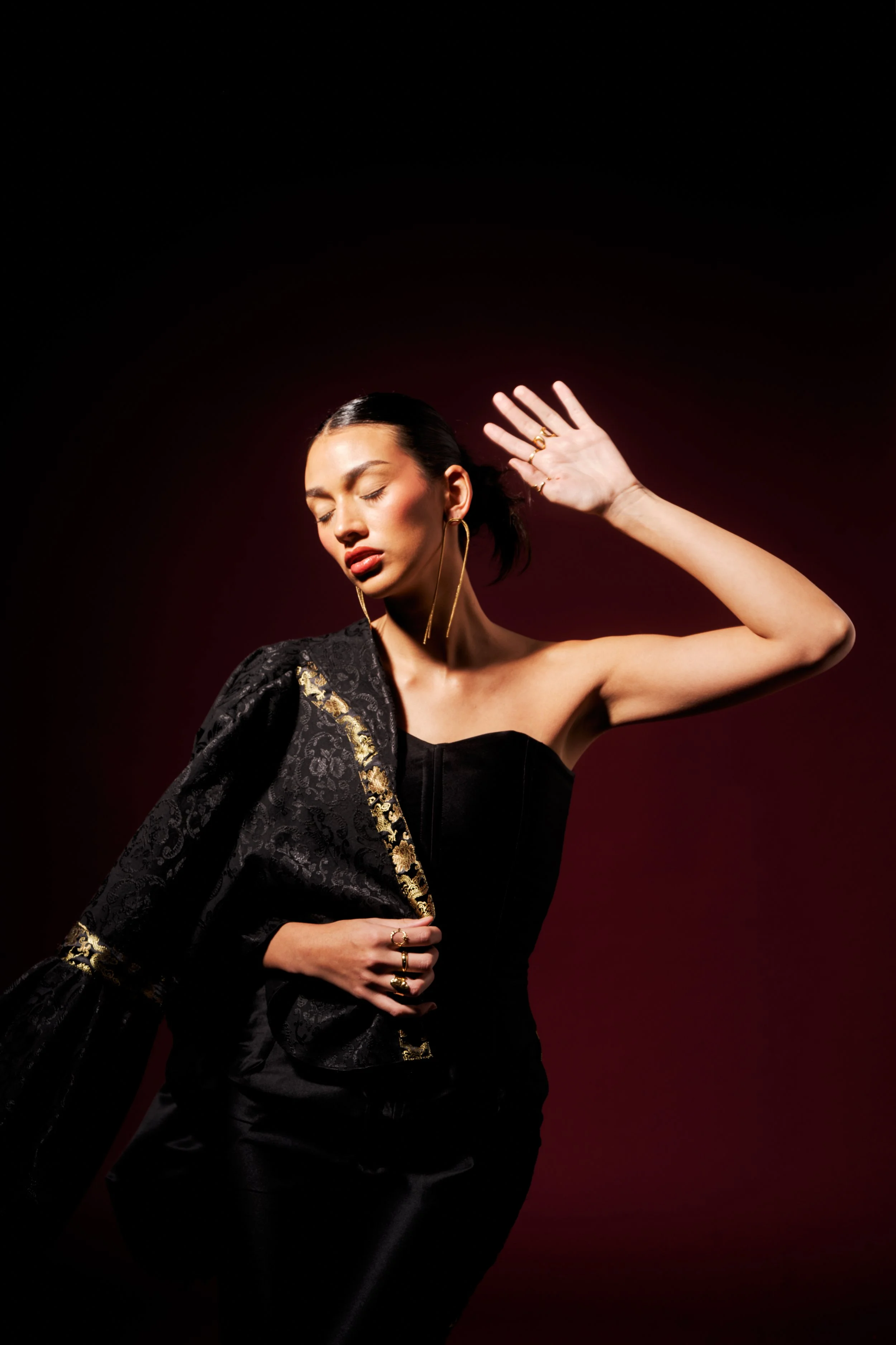 Photographer- @chuk.wu
Designer- @laumgii
Assistant- @martamiiraa
HMUA- @anasofia.mua
Model- @isadorawhyte