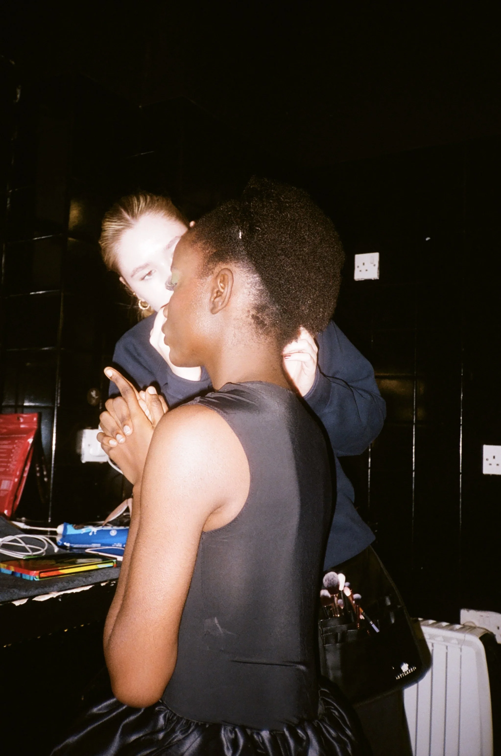 Behind the scenes 
Photo by- @hoodedwebhead
Stylist- @ilona.hzm
Styling assistant- @jadensalman
MUA- @anasofia.mua
Model- @maybellejosef