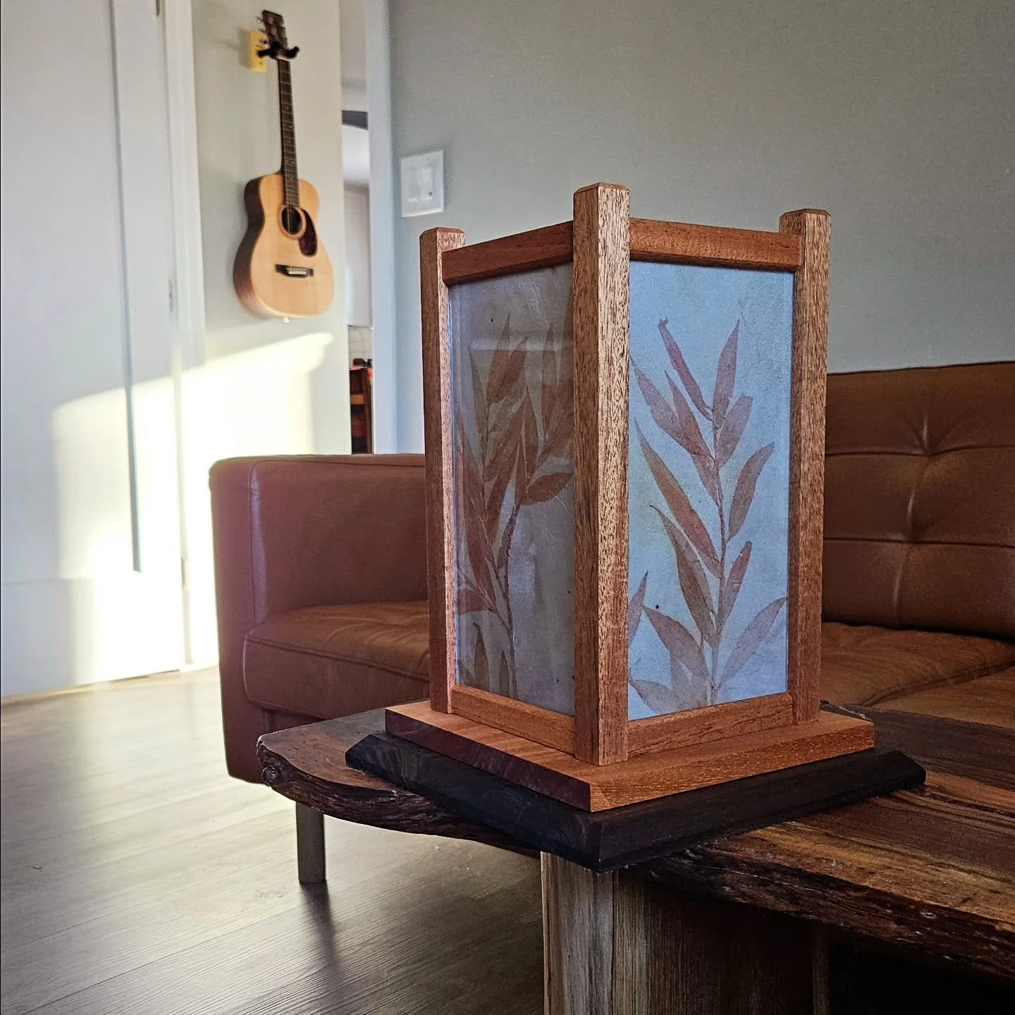 🌿Willow lantern - mahogany, walnut, plexiglass, silk ecoprinted with willow and madder root, cotton dyed in onion skins, light fixture.

It was supposed to be a camping light😆😆😆, but turned out much more fancy than that. All credit to @shaun32887