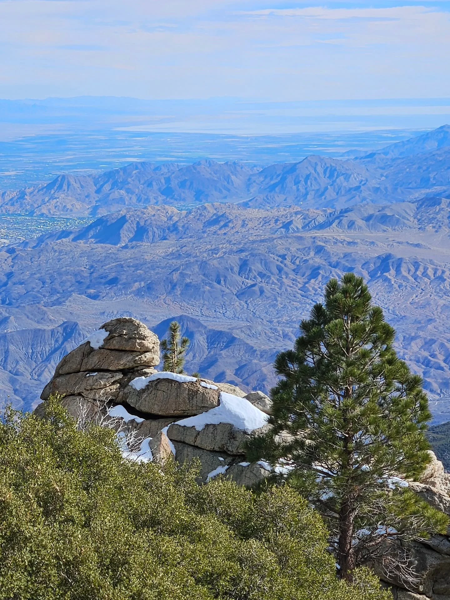 A little bit of snow as a b-day gift 🙃