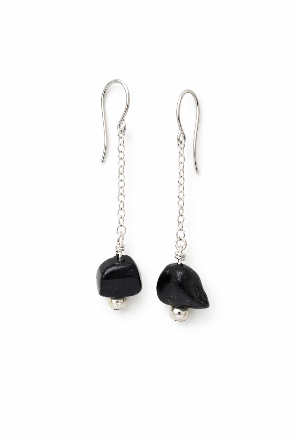 onyx silver dangle earring white background.png