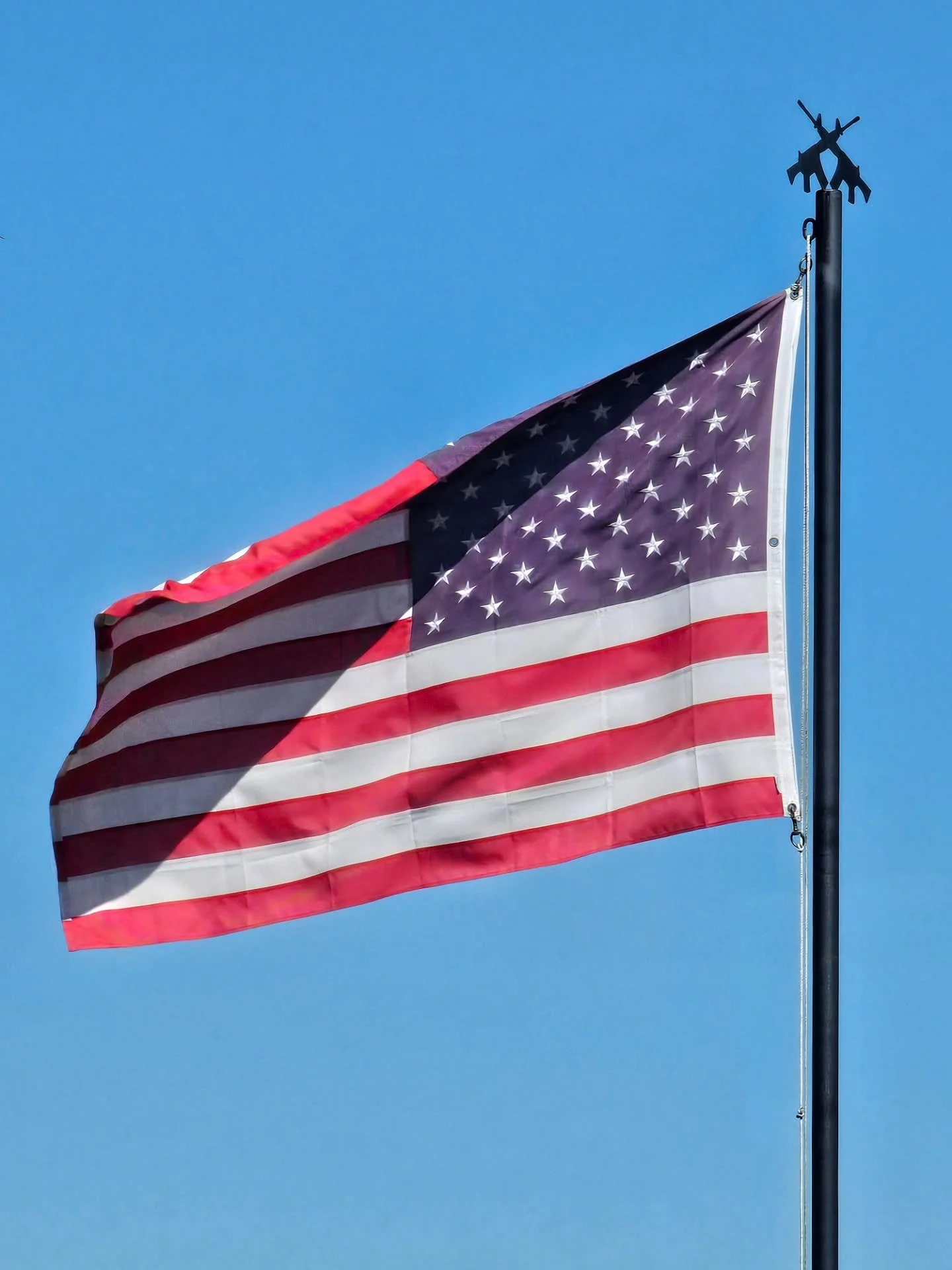 Last week was spent in the Lone Star State with @wps_battle_gnome teaching on the range. It included blue skies, a good t-shirt, conversations with cows, and a demo of drawing the pistol. The demo is at full speed. He really does move that slow.