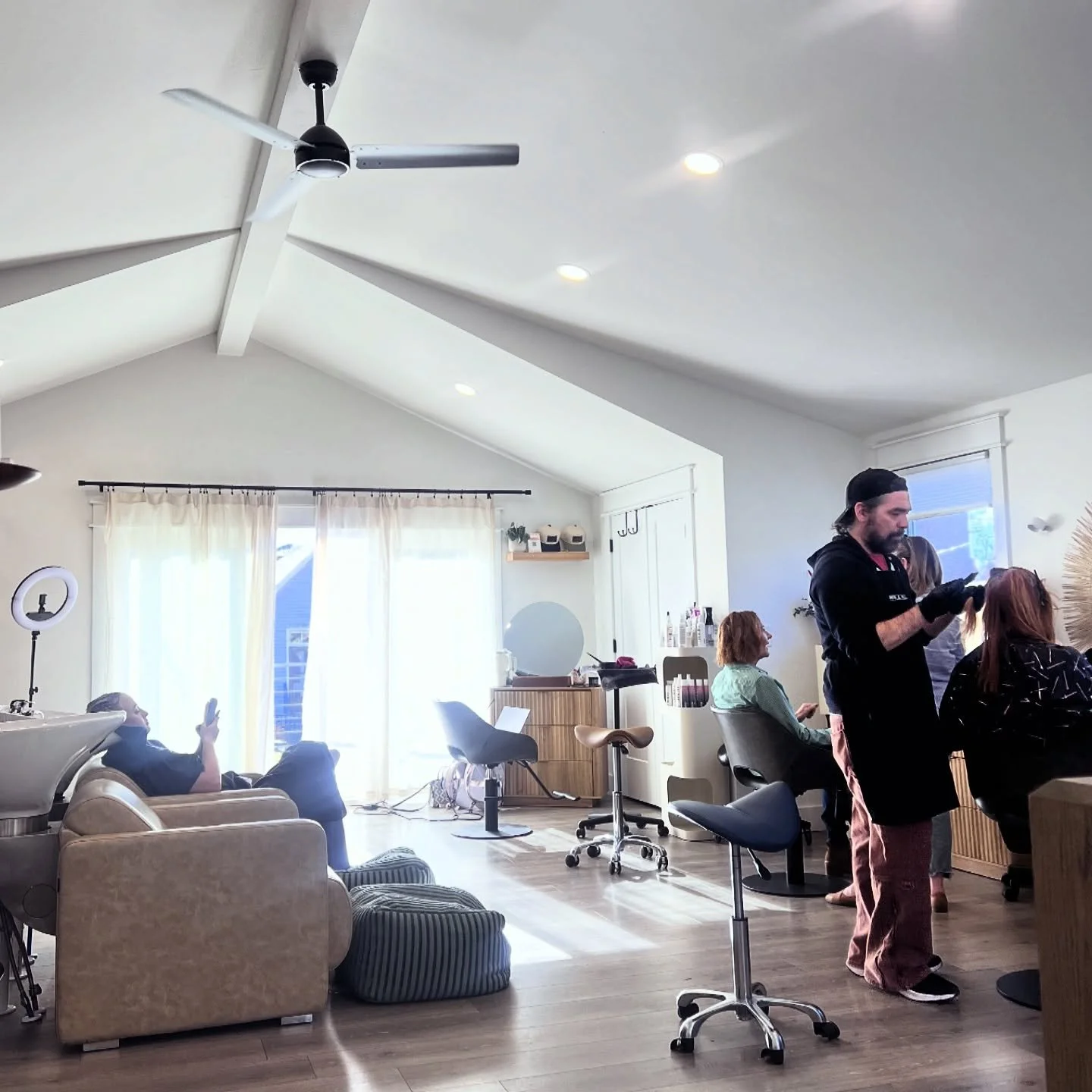 🖤 Our tucked away happy place. 
This space was created with comfort, relaxation, and quiet luxury in mind. We can&rsquo;t wait to see you 🤗
&bull;
&bull;
&bull;
&bull;
#nash #nashvillesalon #salonglowup #nashvillestylist #germantownnashville #behin