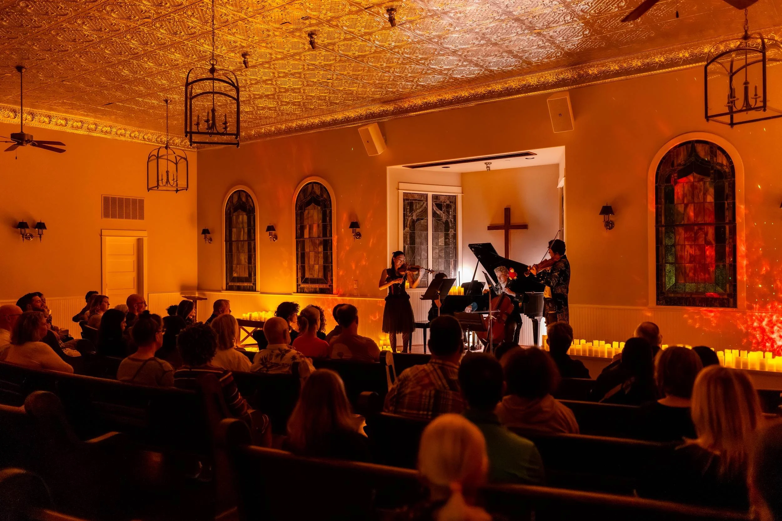 Wide view from the back of the chapel during the concert