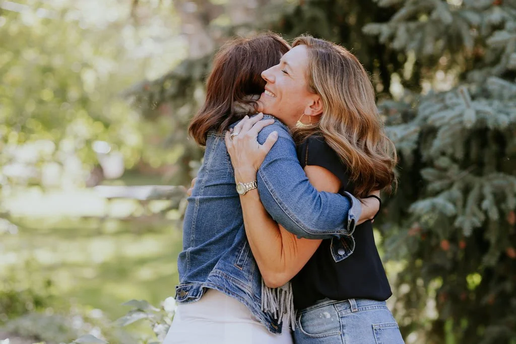 lorie Ellen heather hug-17.jpg