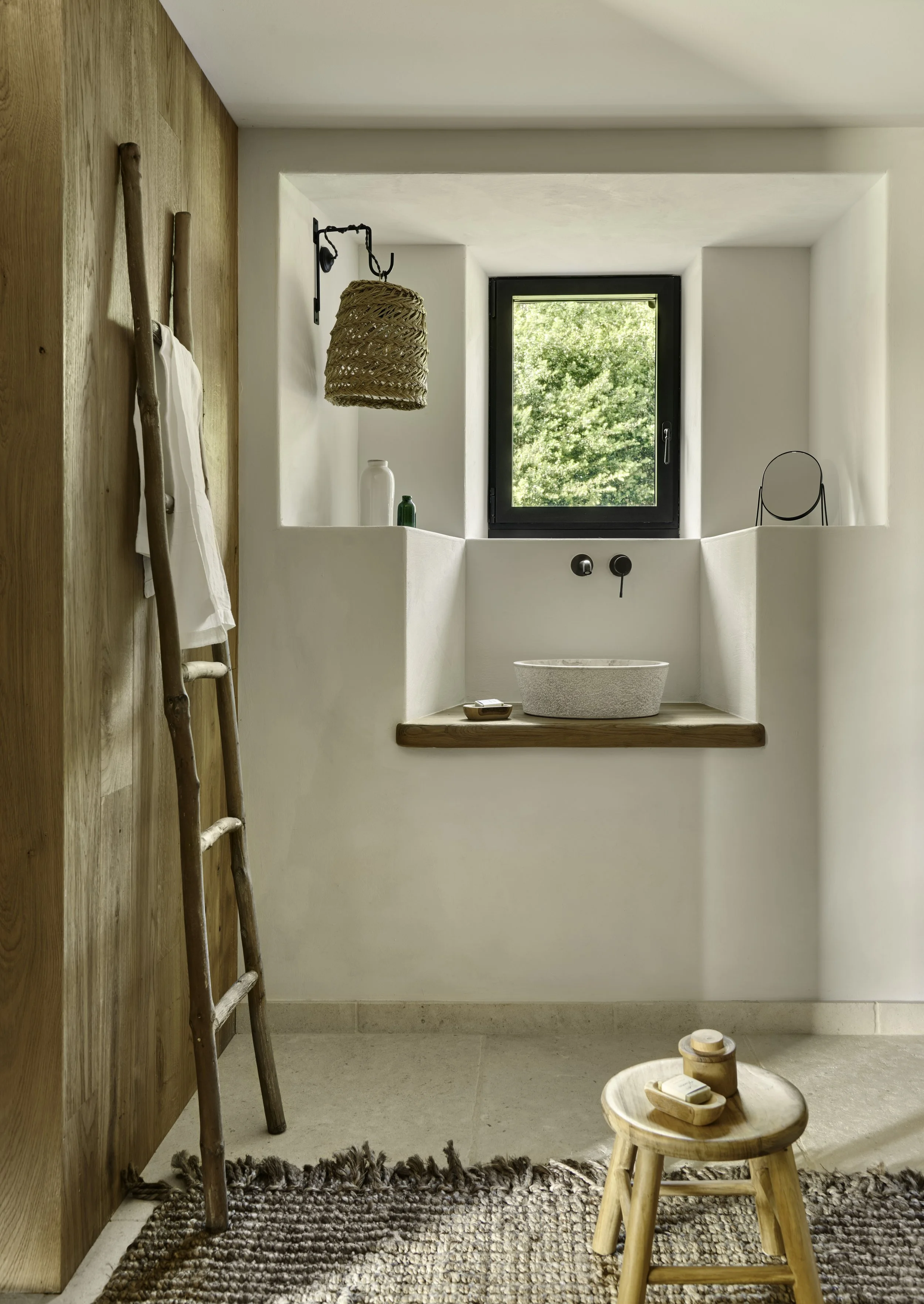 ROOM 2 BATHROOM WINDOW.jpg