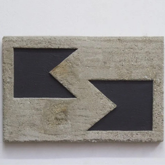 Alan Oju |
Anacrônicos (concretista), 2024 (#10).
Concreto e tinta látex.
24,5 x 39 x 3,5 cm.
R$ 6.043,50