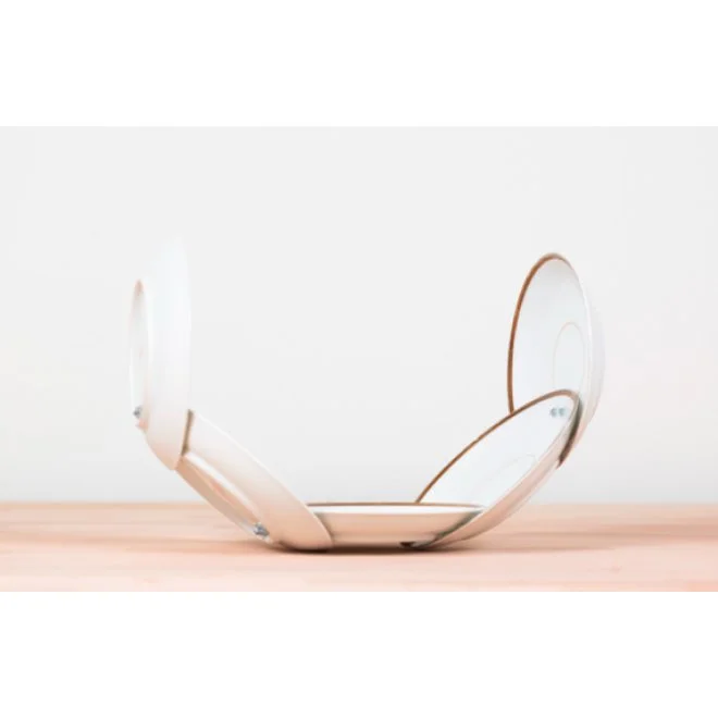 Karina Walter |
Ela estava apenas em processo de fabricação I, 2024.
Objeto (pires, porcas e parafusos).
18,75 x 27 x 14 cm.
R$ 2.993,31