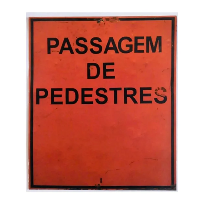 CL Salvaro |
Passagem de Pedestres, 2011.
Impressão em oﬀset.
55 x 46 cm.
R$ 71,10