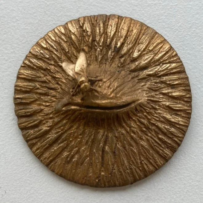 Paulo Wirz |
Passageira, 2020.
Bronze, 9 x 9 x 1 cm.
R$ 3.555,00