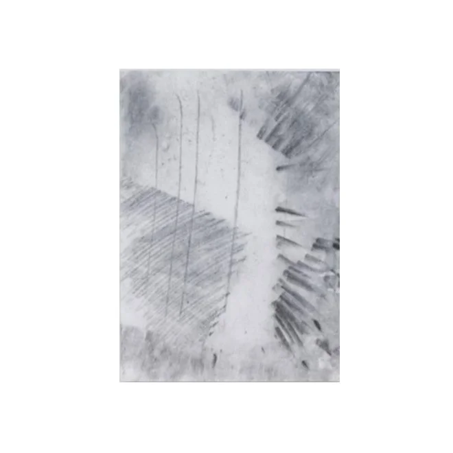 Ana Matheus Abbade |
Aqui (Fora Margem) - da série Riscos, 2018.
Transferência de arranhados com a unha sobre folha seca de carvão em papel oﬀset, 33 x 41 cm.
R$ 9.029,70