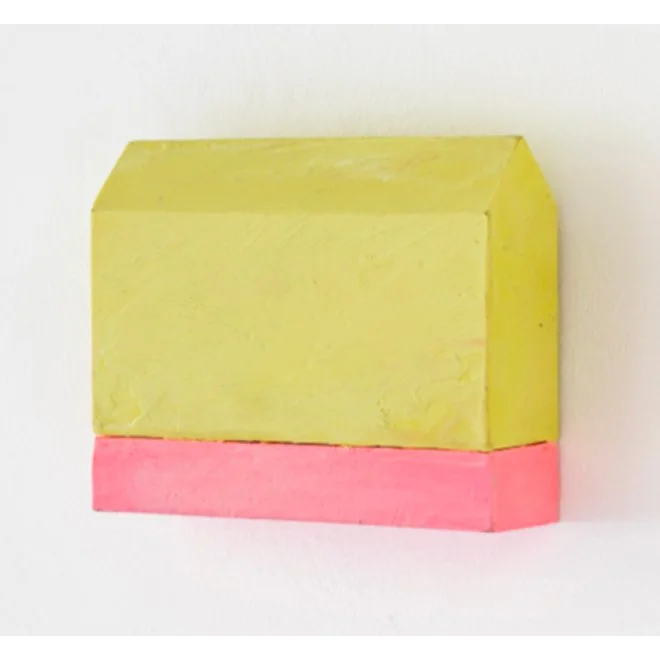 Estela Sokol |
Vogelhaus series, 2020.
Cera de abelha pigmentada.
12 x 27 x 12 cm, ed 11.
R$ 13.011,30
*cada edição será realizada com uma diferente
combinação de cor, mantendo a base rosa