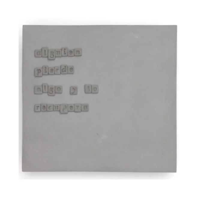 Daniela Avelar |
Las tramas, 2024.
Gesso, pigmento e porcelana.
20 x 20 cm / 20 x 10 cm, ed 8.
R$ 6.000,84