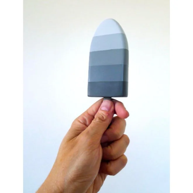 João Loureiro |
Picolé grayscale, 2012.
Madeira com pintura P.U.
15,5 x 5,2 x 2,3 cm, ed 20 + 5 PA.
R$ 4.266,00