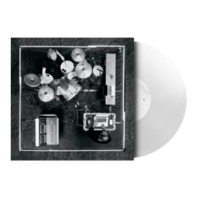 Daniel Jablonski |
Toque até morrer, 2020 (clique na imagem para ouvir no soundcloud).
Vinil (10") em moldura acrílica.
35,3 x 42 cm + pôster assinado e numerado
ed 100.
R$ 3.007,53