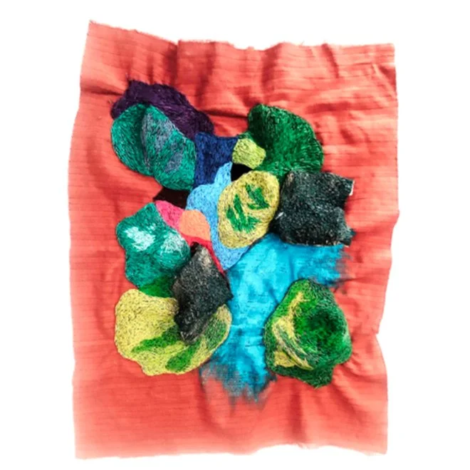 Maíra Vaz Valente |
Confluência #03, 2024.
Algodão, cerâmica, bordado e acrílica.
30 x 42 cm.
R$ 1.422,00