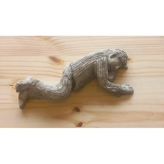 Rafael Campos Rocha |
Matriz de escultura de Homem de Pijama Dormindo,
2024. Argila sintética areia, silicone e gesso.
3 x 15 x 30 cm.
R$ 7.110,00