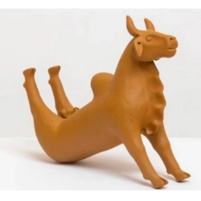 Carlos Mélo |
Boi Invertido, 2022.
Barro, 30 x 10 x 25 cm.
ed 17/40 + 1 PA.
R$ 5.012,55