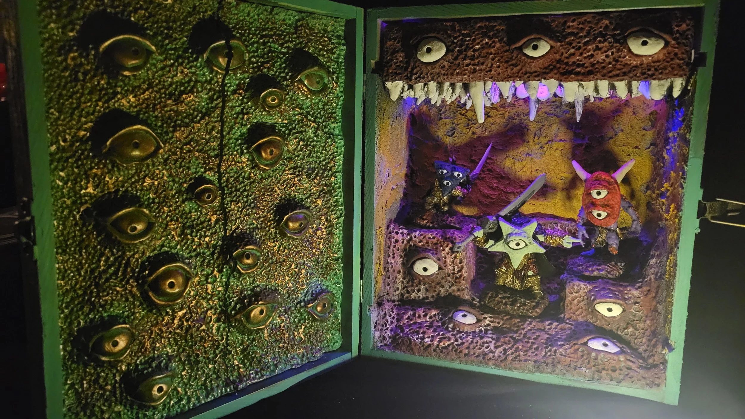 Eye Knights - 5 | @robkostelnik