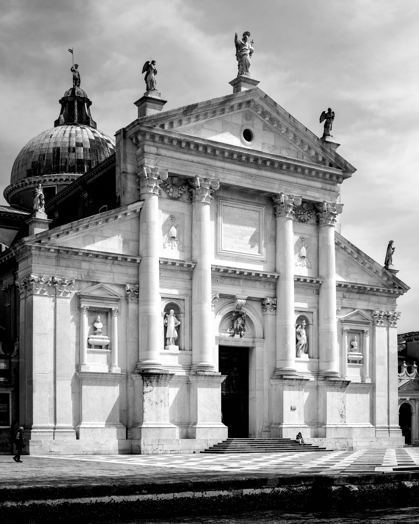 A day in Venice with the Zeiss Distagon 28mm f/2.8 (C/Y)