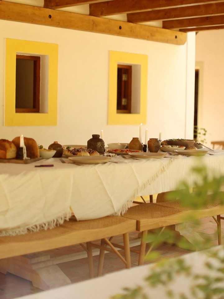 The abundant taste of autumn here at Casa de Cura&hellip; 

Here, we live on the land, we live with the land, and we are nourished by the land. We are gifted giant tomatoes for salads, fresh lemons and mint for our morning tea, zesty oranges for juic