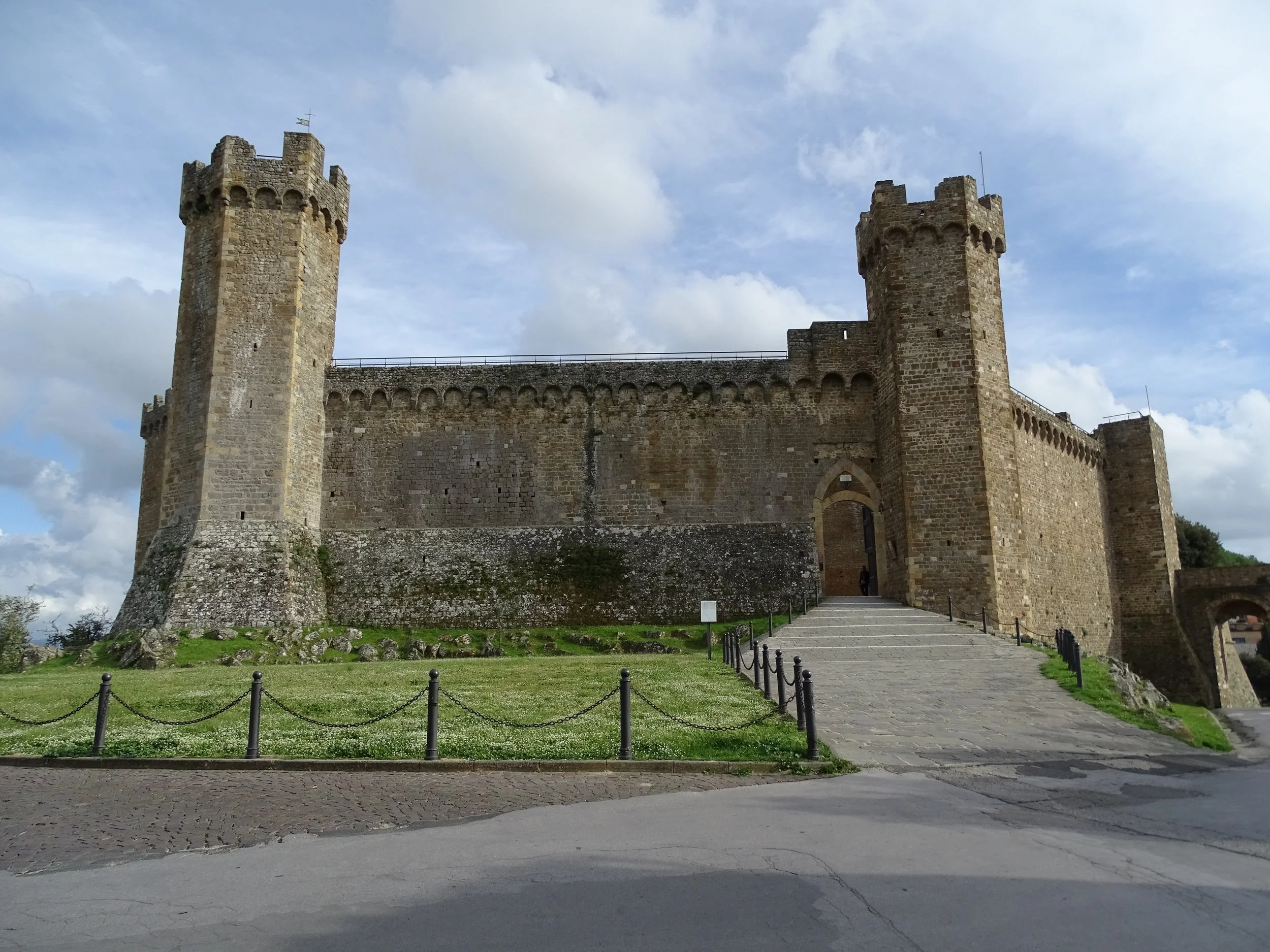 Montalcino fortress brunello di montalcino private wine tour limousine service and english speaking driver