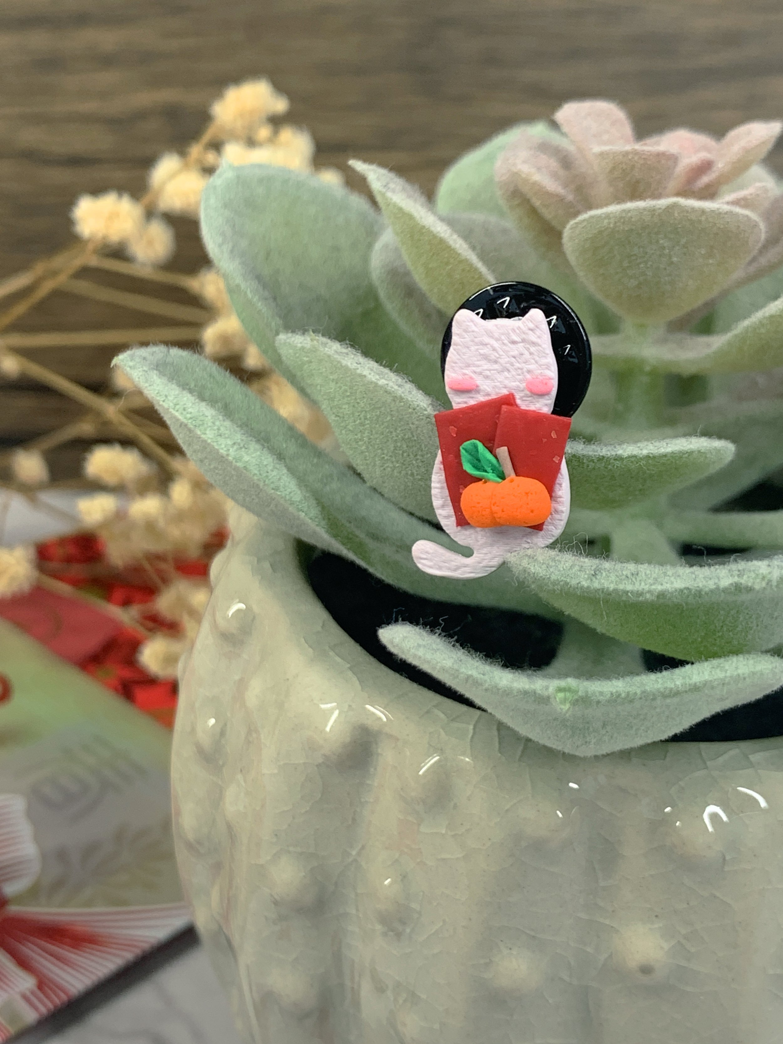 CNY Cute visiting kitty pin