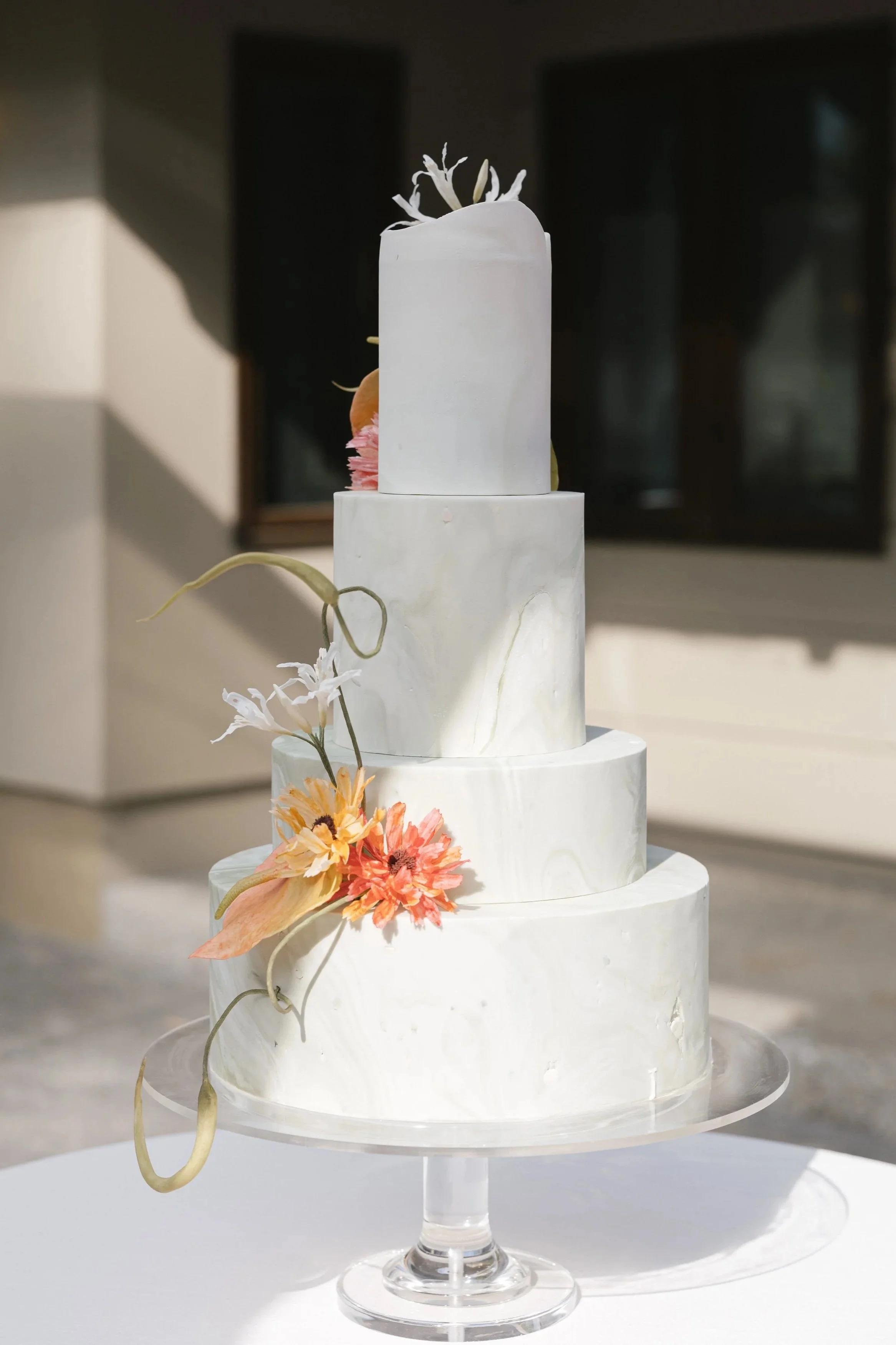 modern fine art wedding cake at ankor wedding venue in pacific northwest