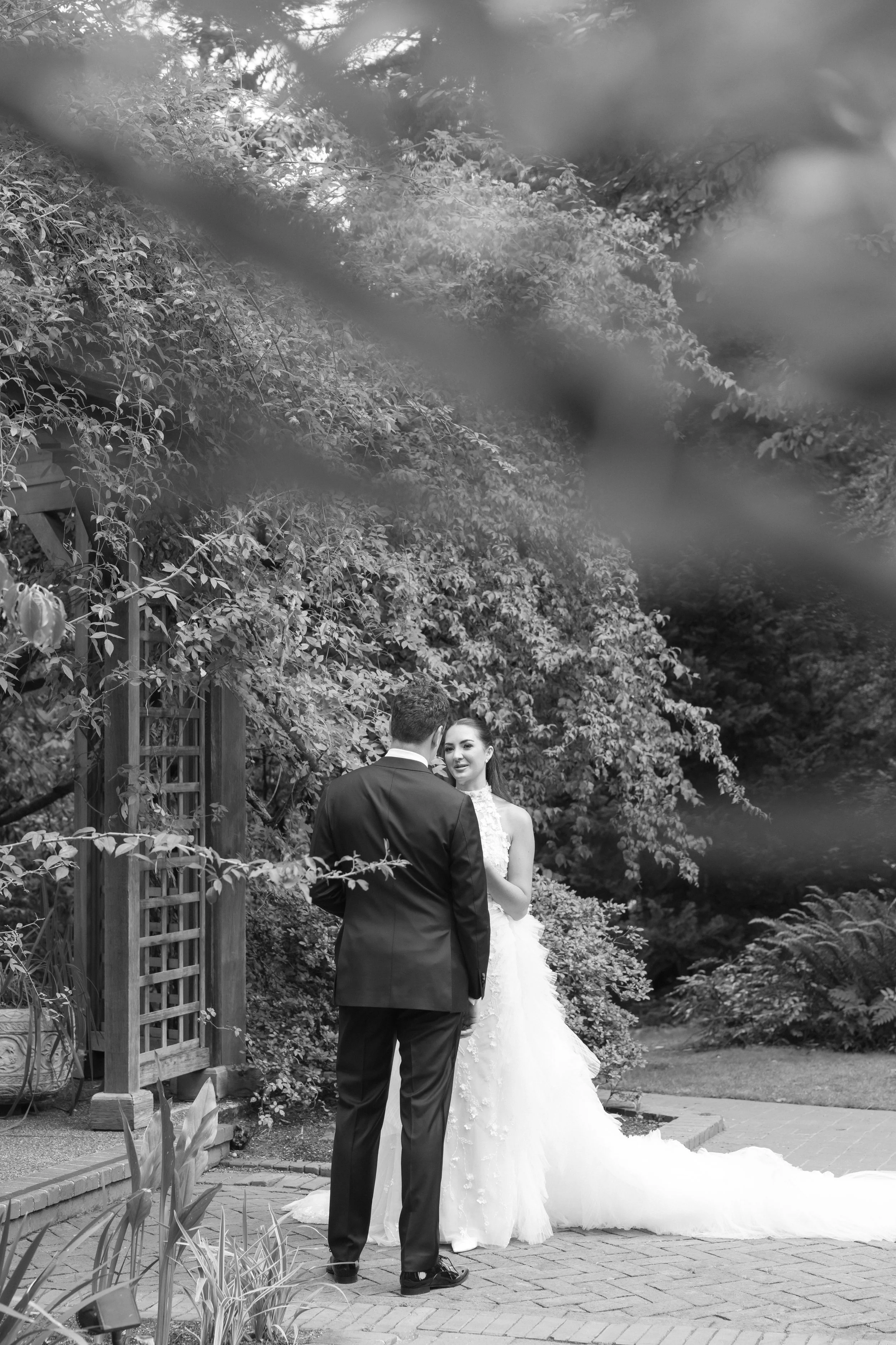 intimate garden ceremony at lakewold gardens