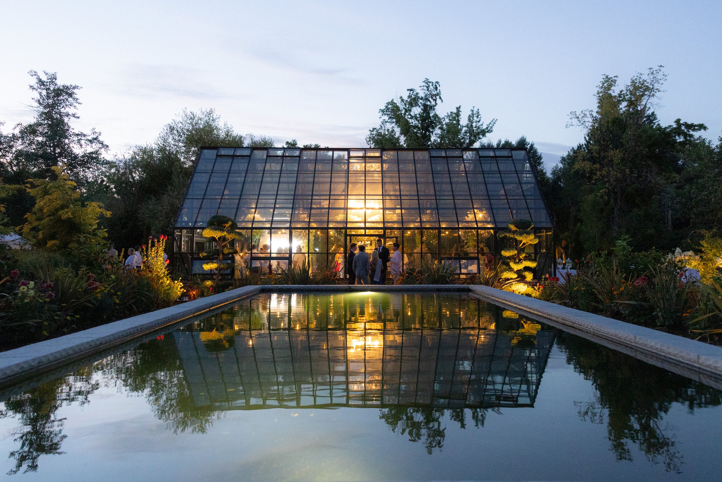 luxury wedding outdoor glass house near seattle