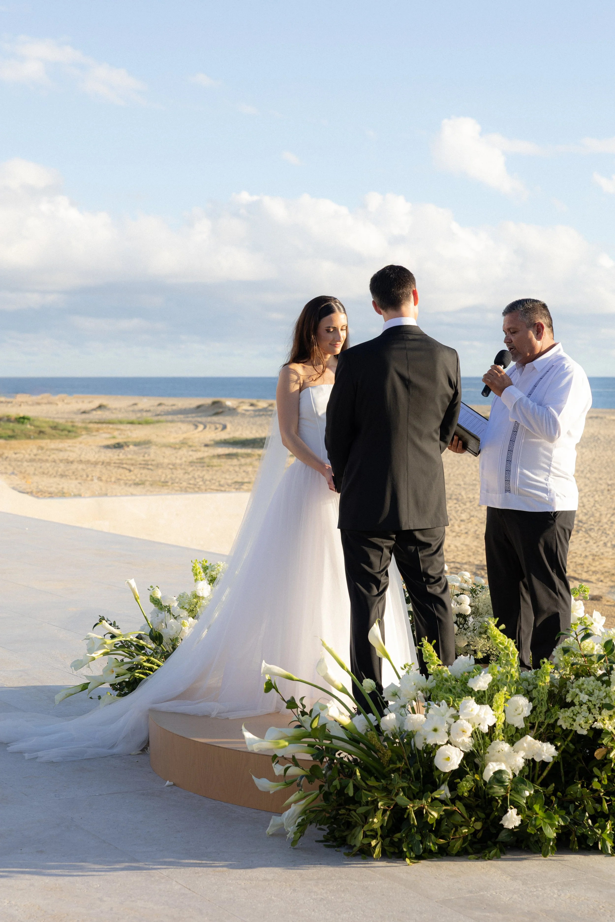 oceanfront wedding ceremony at nobu los cabos