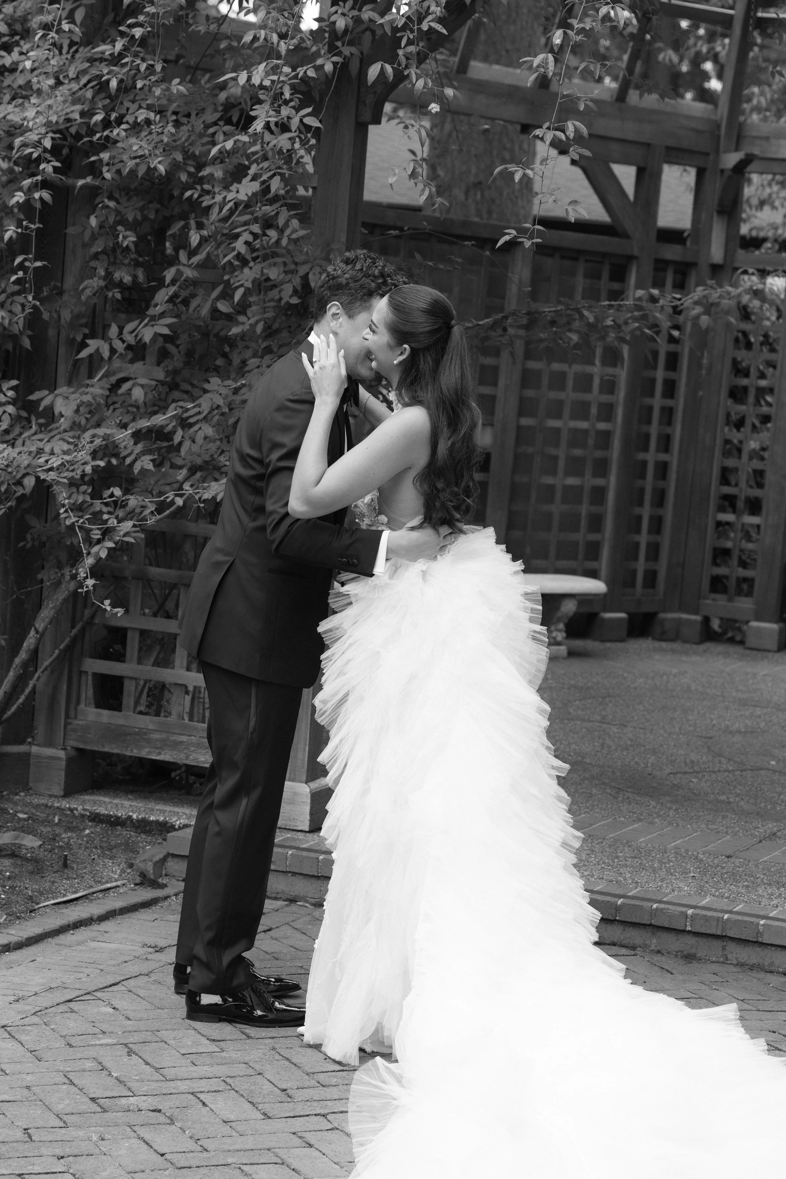 romantic newlywed portraits at lakewold gardens