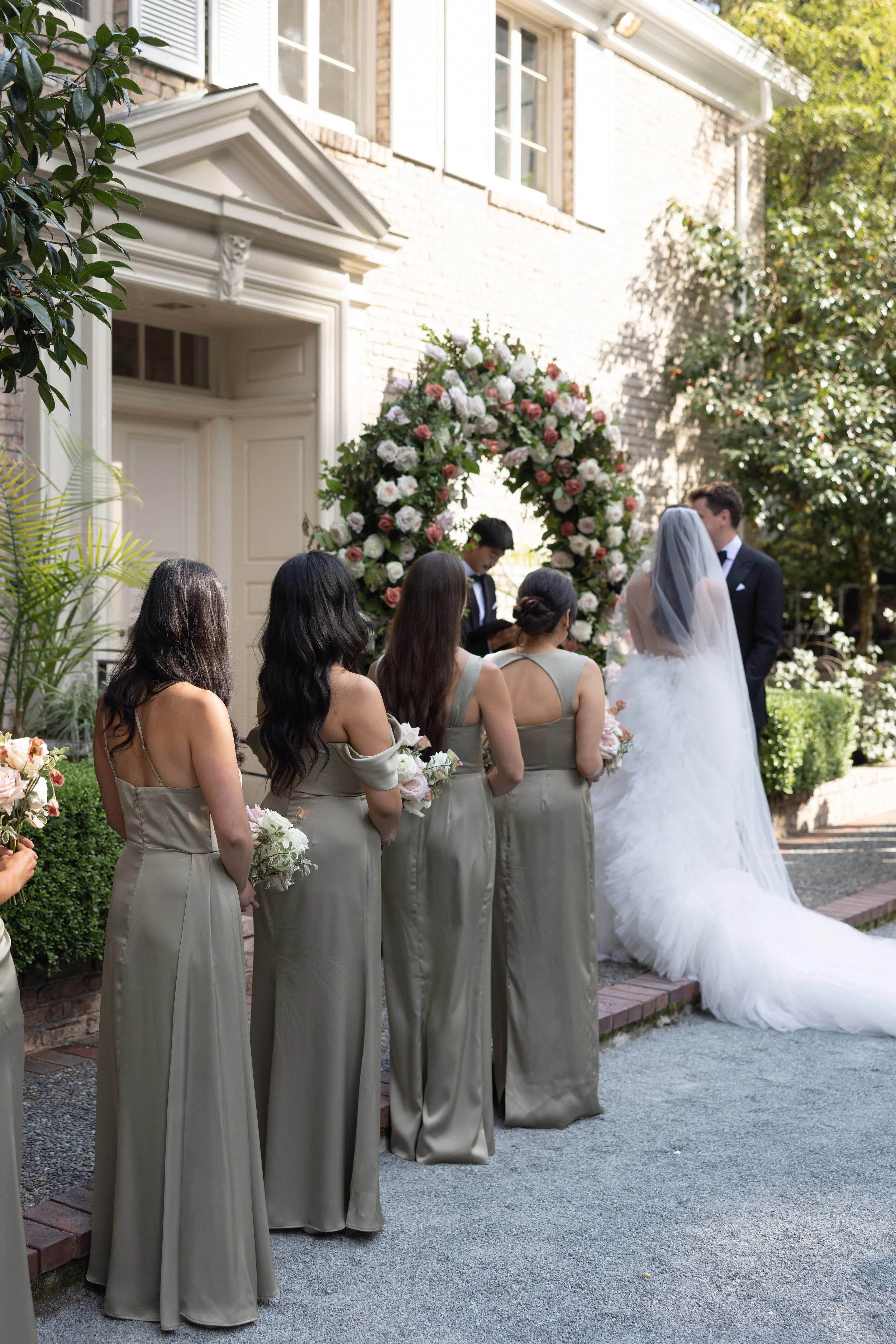 luxury wedding photography at lakewold gardens