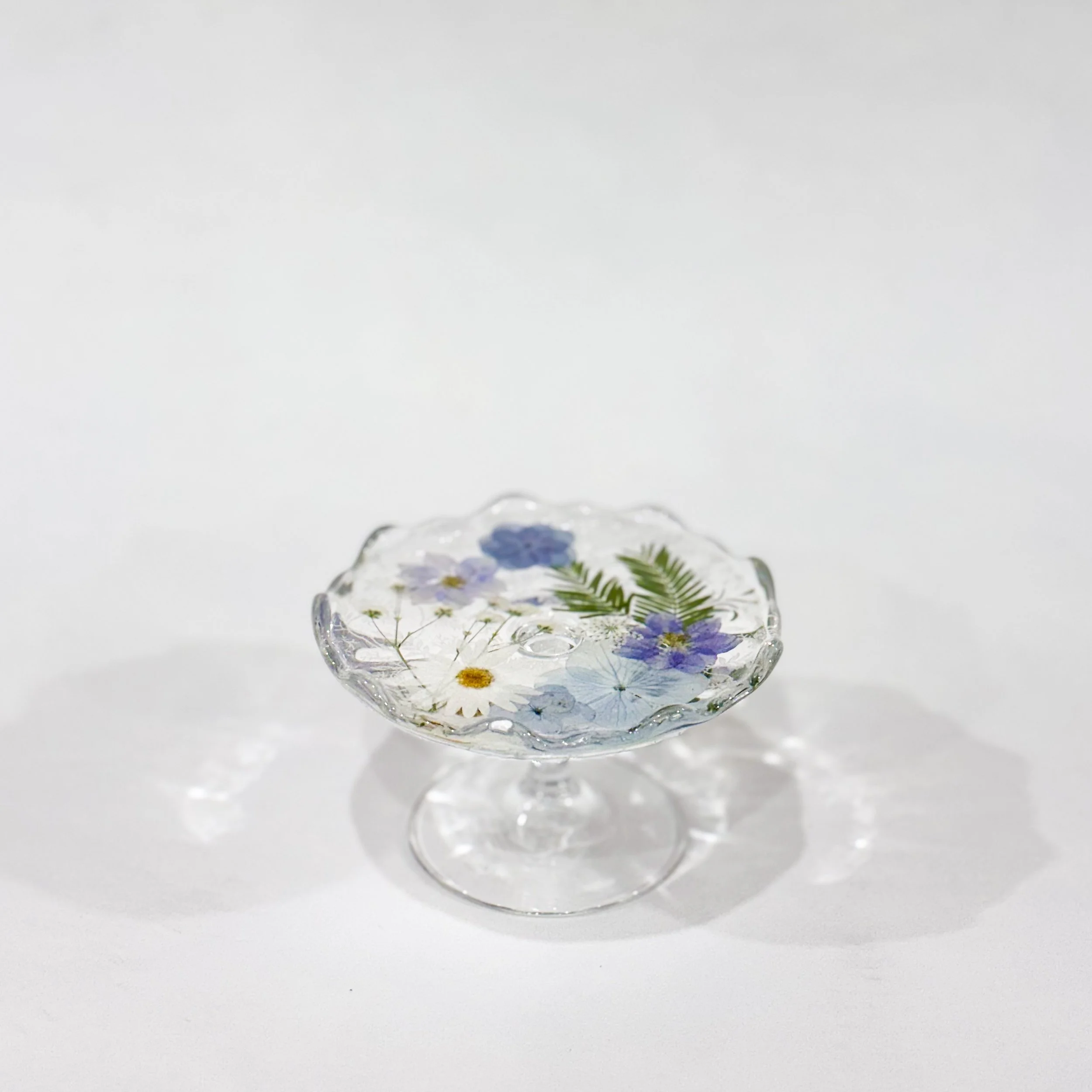 Mini Scalloped Edge Cake Stand