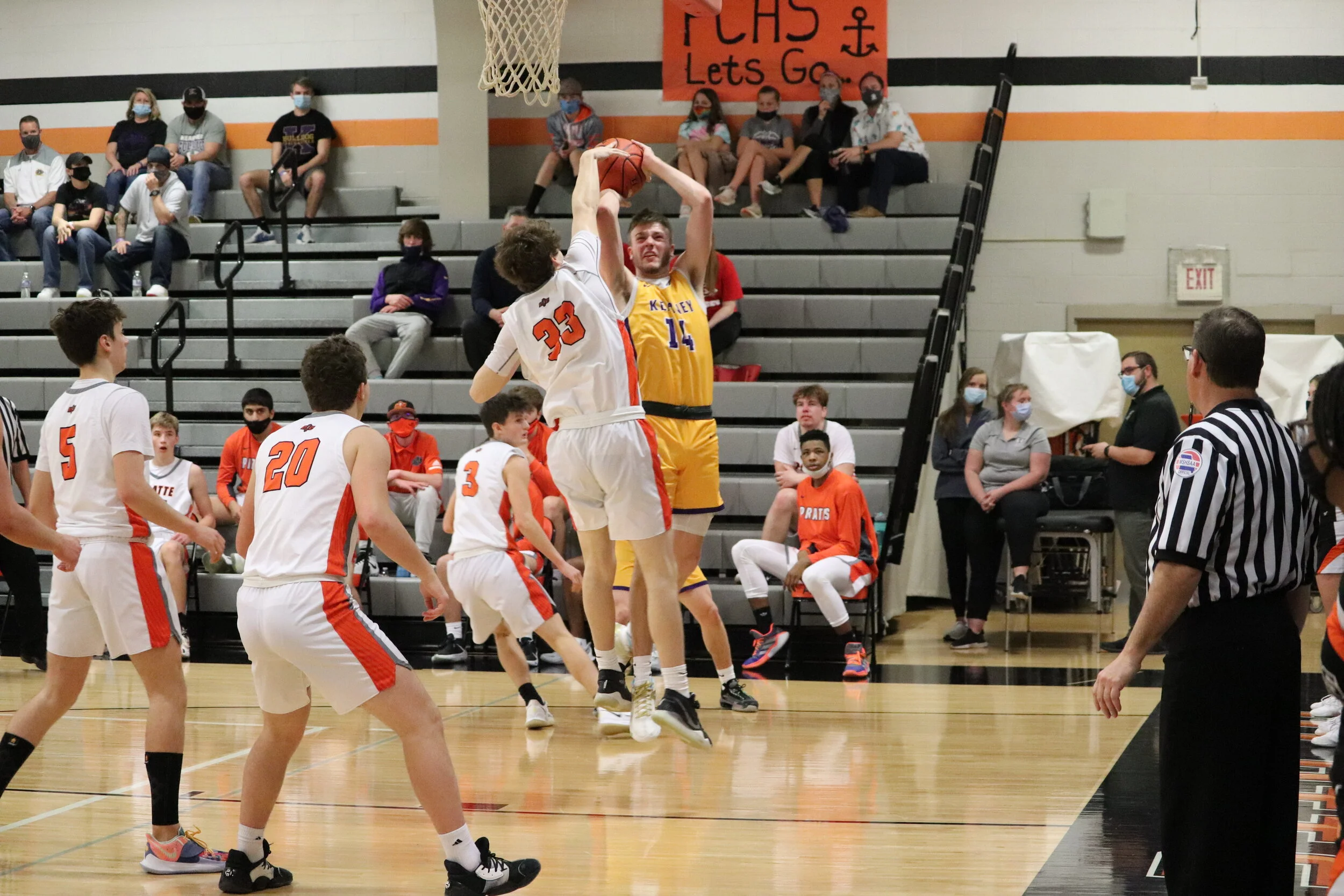 Bulldogs Win District Title 54-50 over Top-Seed Platte County