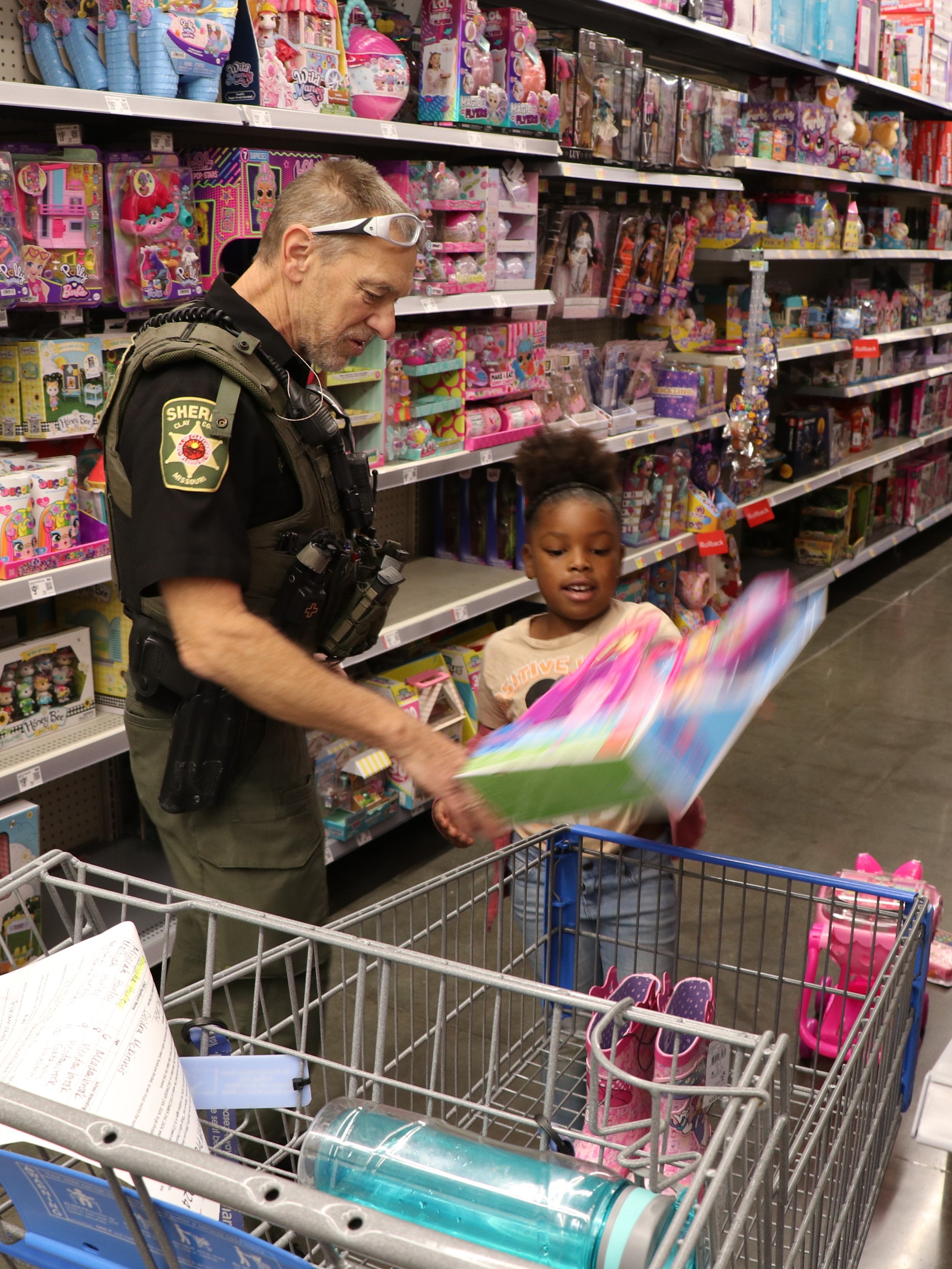 Deputies to brighten Christmas for 39 children