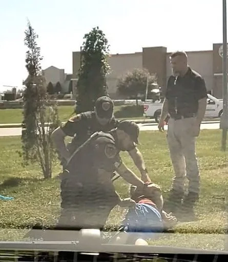 Kearney Officers Arrest Felony Warrant Suspect After Struggle