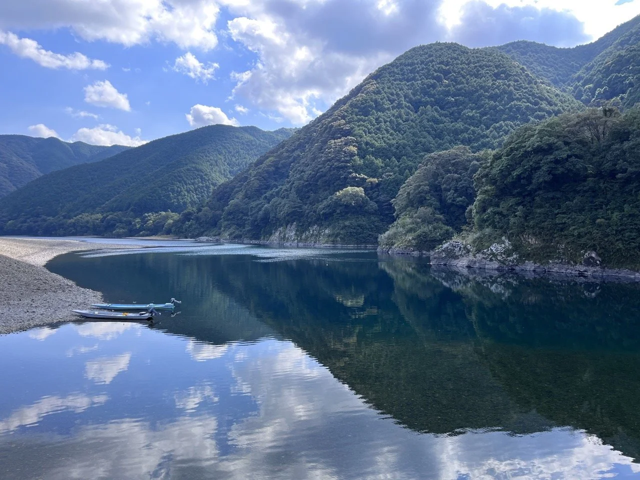 Interview with Robert Macfarlane on listening to rivers
